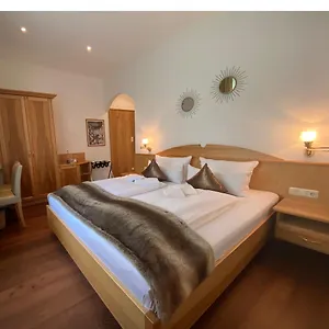 Strasser Hotel
